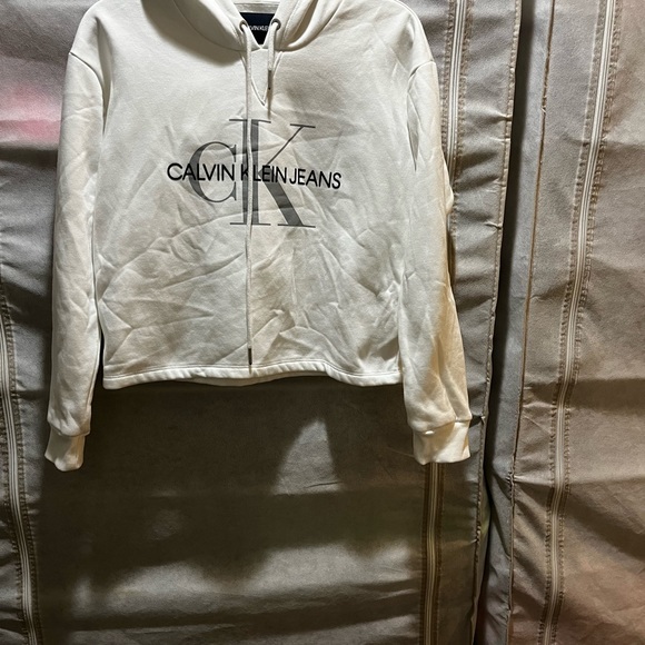 NWOT Calvin Klein Jeans sweatshirt with hoodie - Picture 4 of 9